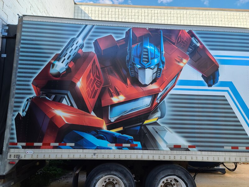 Daily Prime   Toys R Us Optimus Prime Trailer Is Just Prime  (1 of 5)